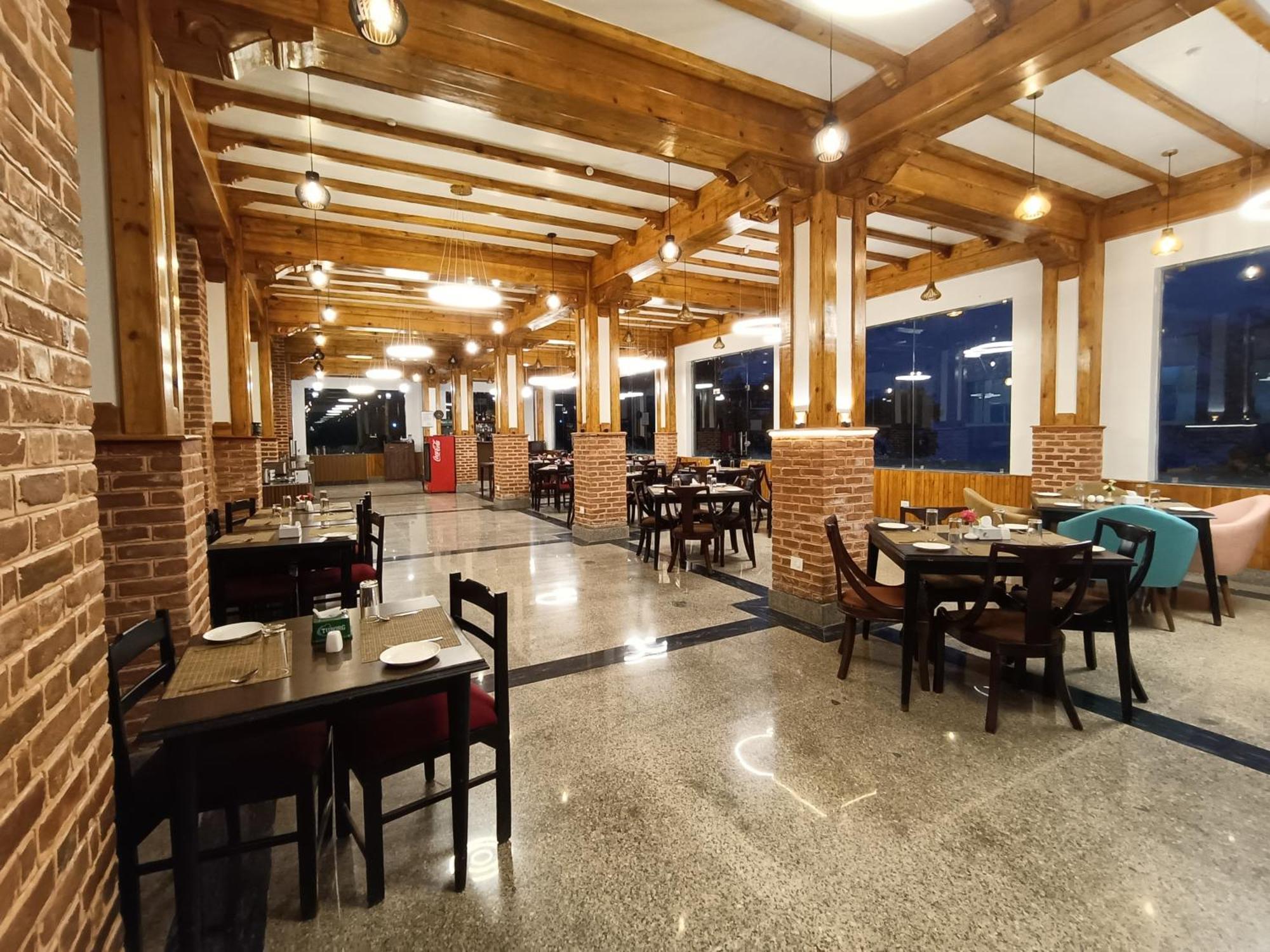 Hotel Chautari Pvt Ltd Нагаркот Екстер'єр фото