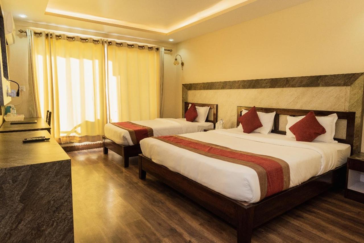 Hotel Chautari Pvt Ltd Нагаркот Екстер'єр фото
