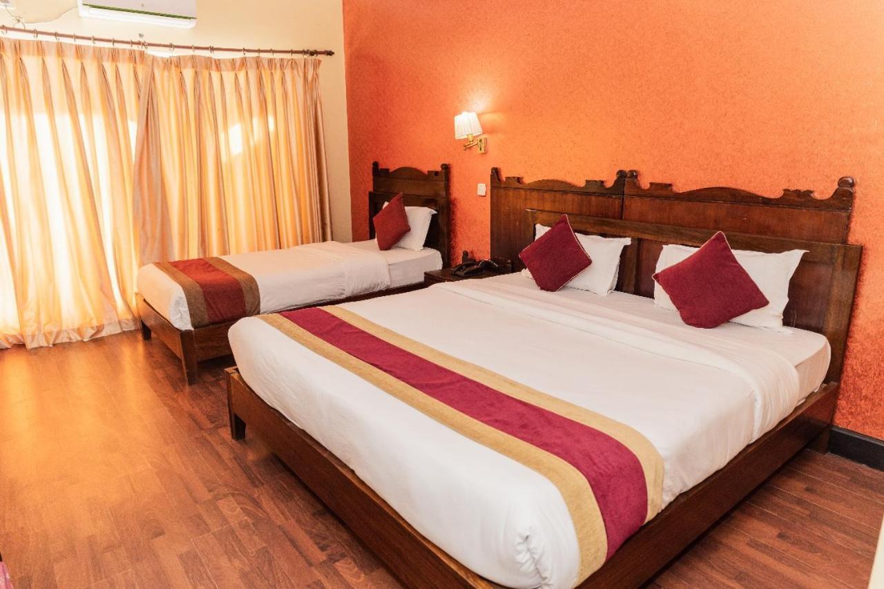 Hotel Chautari Pvt Ltd Нагаркот Екстер'єр фото