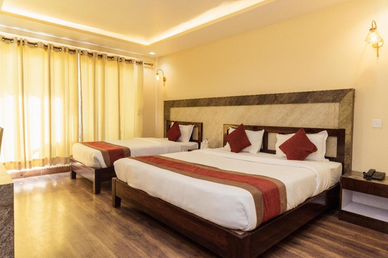 Hotel Chautari Pvt Ltd Нагаркот Екстер'єр фото