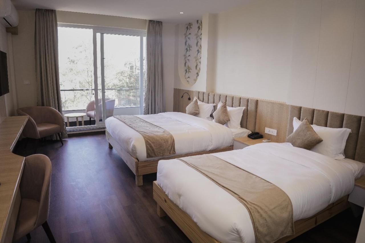 Hotel Chautari Pvt Ltd Нагаркот Екстер'єр фото